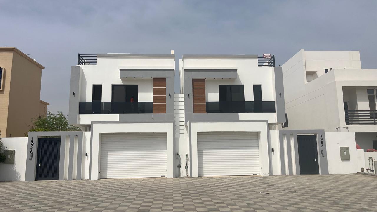 متبقي فيلا  من اصل توين  راقيه للبيع ف بوشر - العوابي