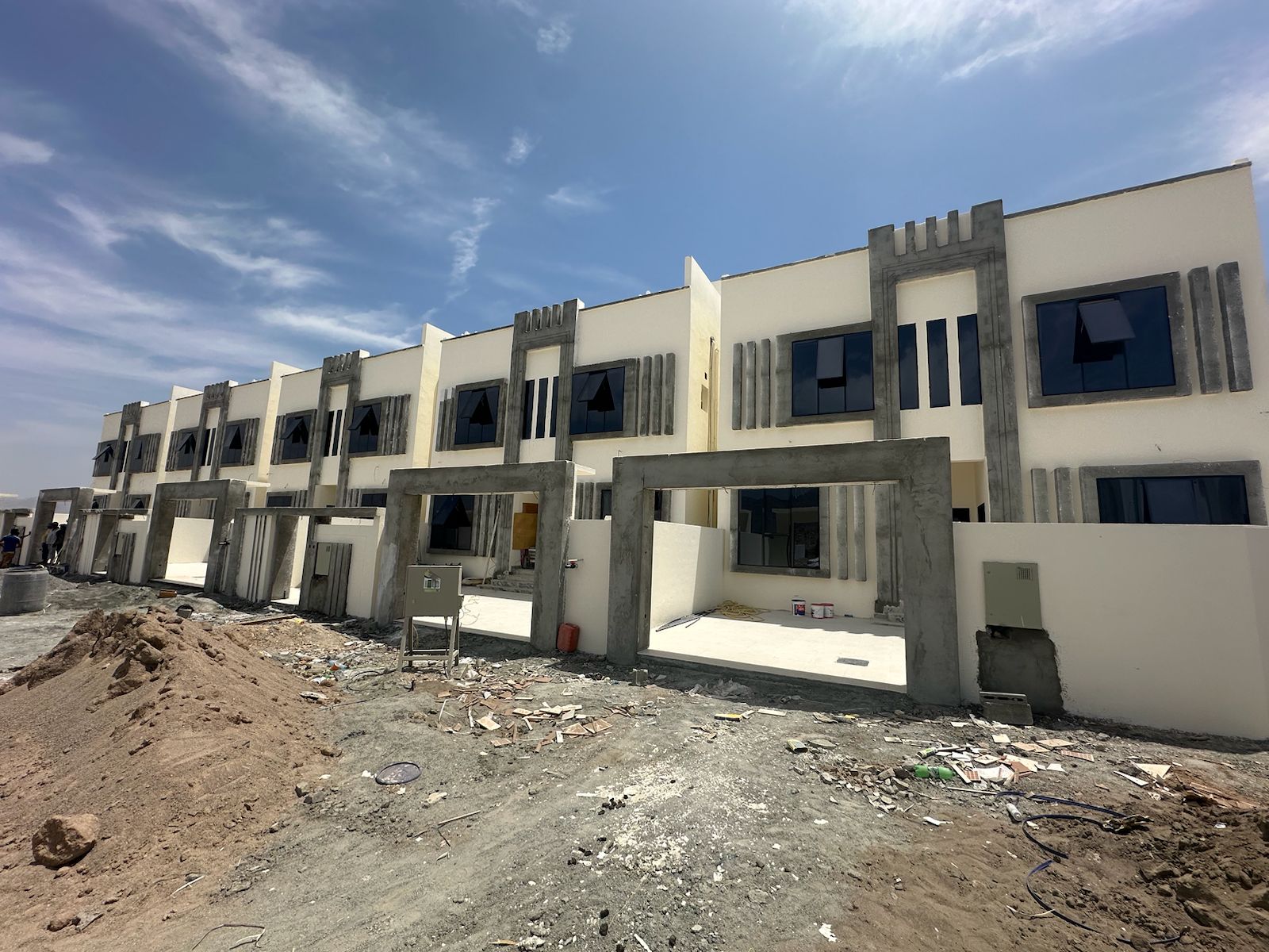 ٥ فيلل في العامرات النهضة مربع ١٢